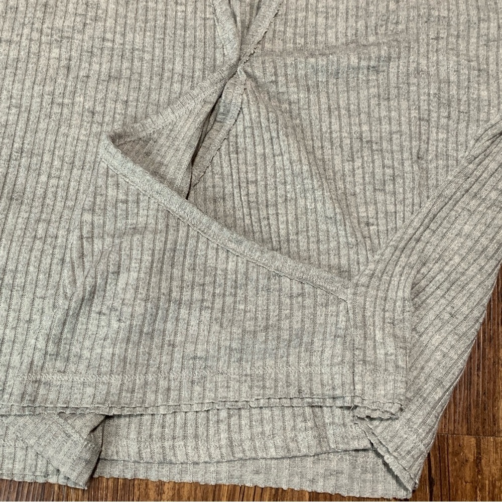 ASTR The Label Grey Cutout Mock Neck Ribbed Knit Sweater Cozy Feminine Size L - Picture 4 of 13